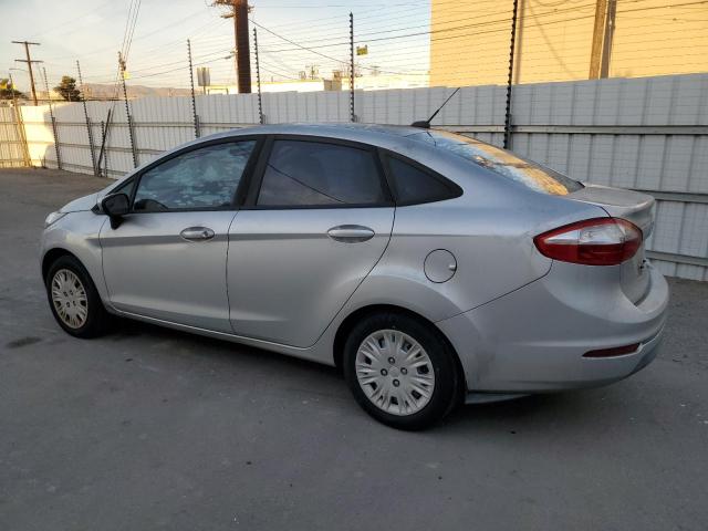 Sedans FORD FIESTA 2015 Silver