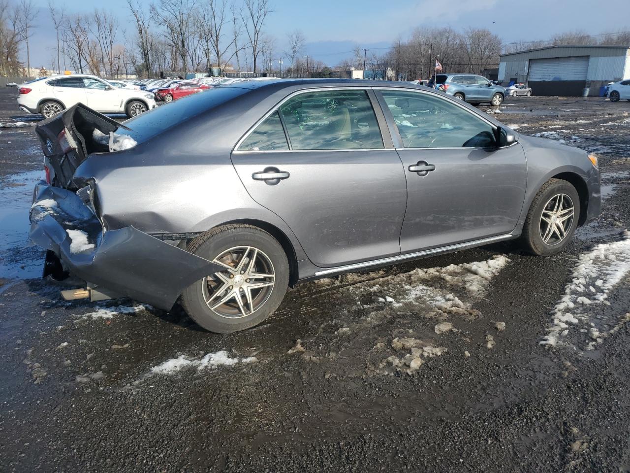 VIN 4T1BF1FKXEU318516 2014 TOYOTA CAMRY no.3