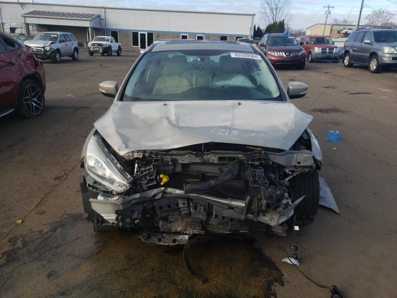 VIN 1FADP3J24FL208426 2015 FORD FOCUS no.5