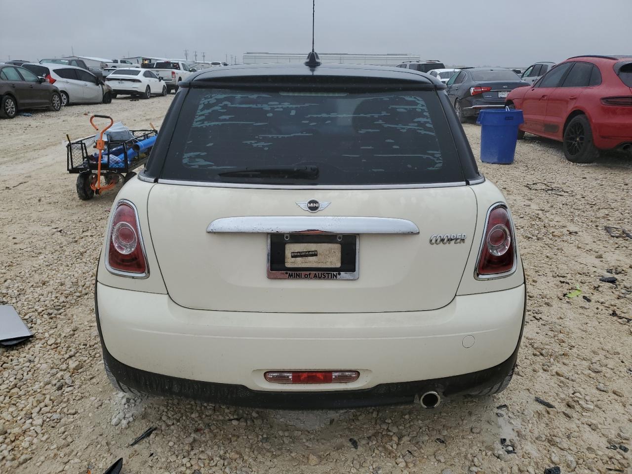 2011 MINI Cooper - Image 6