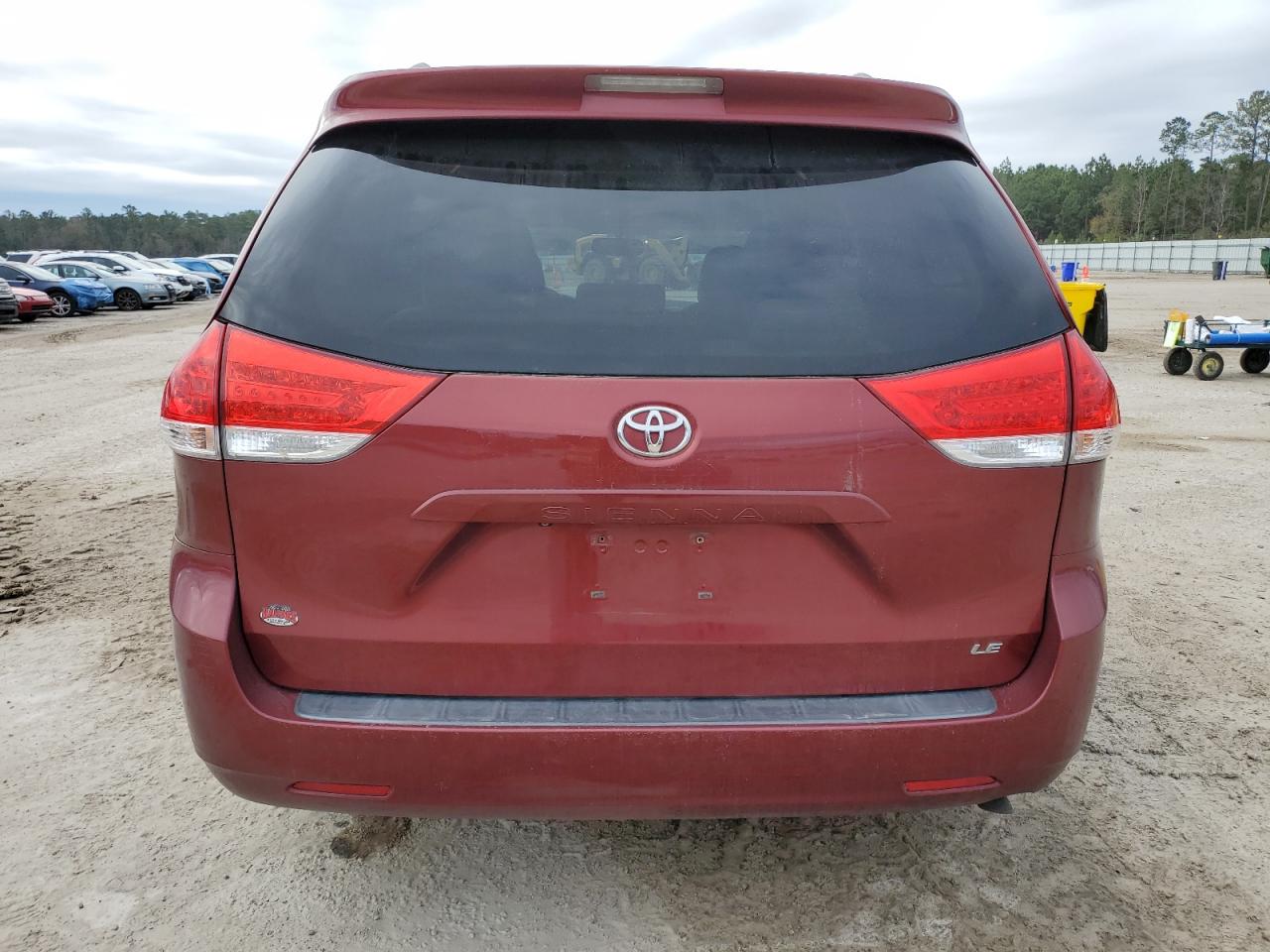 2012 Toyota Sienna - Image 6