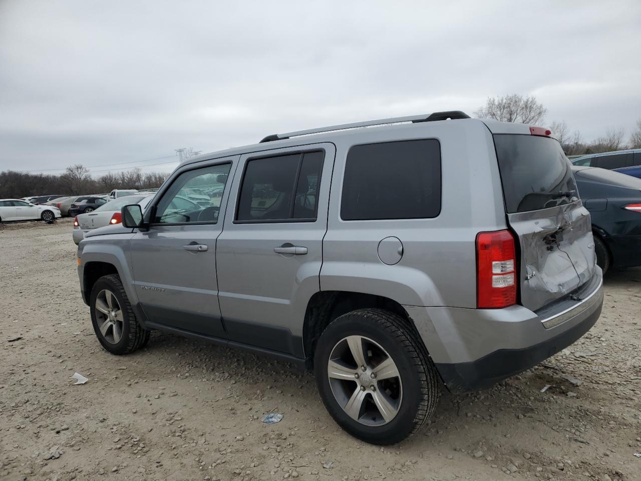 2017 Jeep Liberty (Patriot) - Image 2
