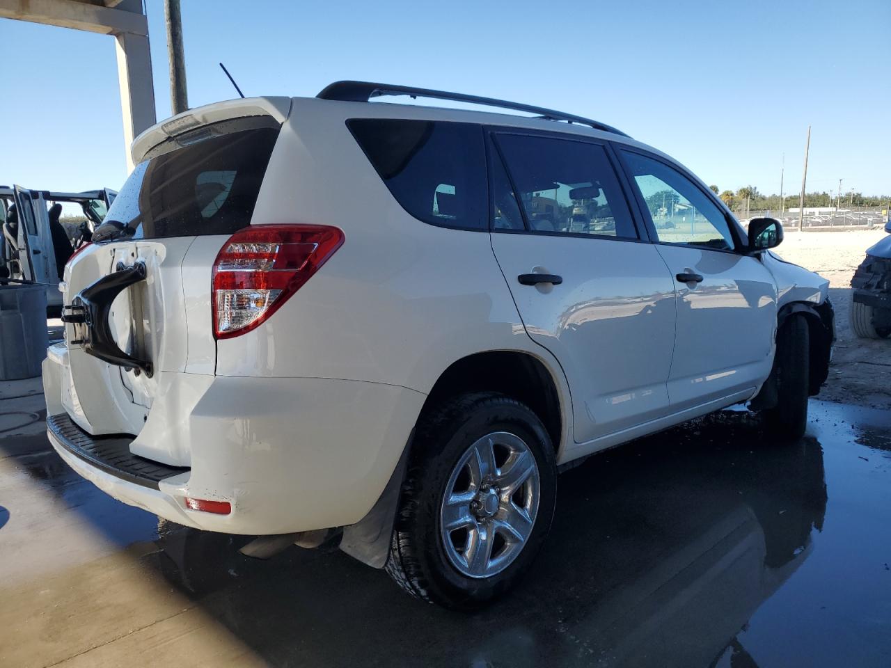2011 Toyota RAV 4 - Image 3