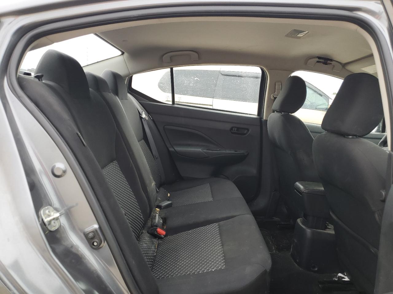 2021 Nissan Versa - Image 10