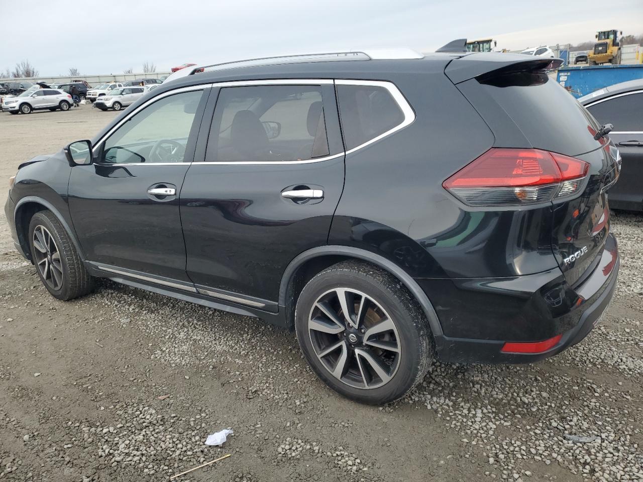 2018 Nissan Rogue - Image 2