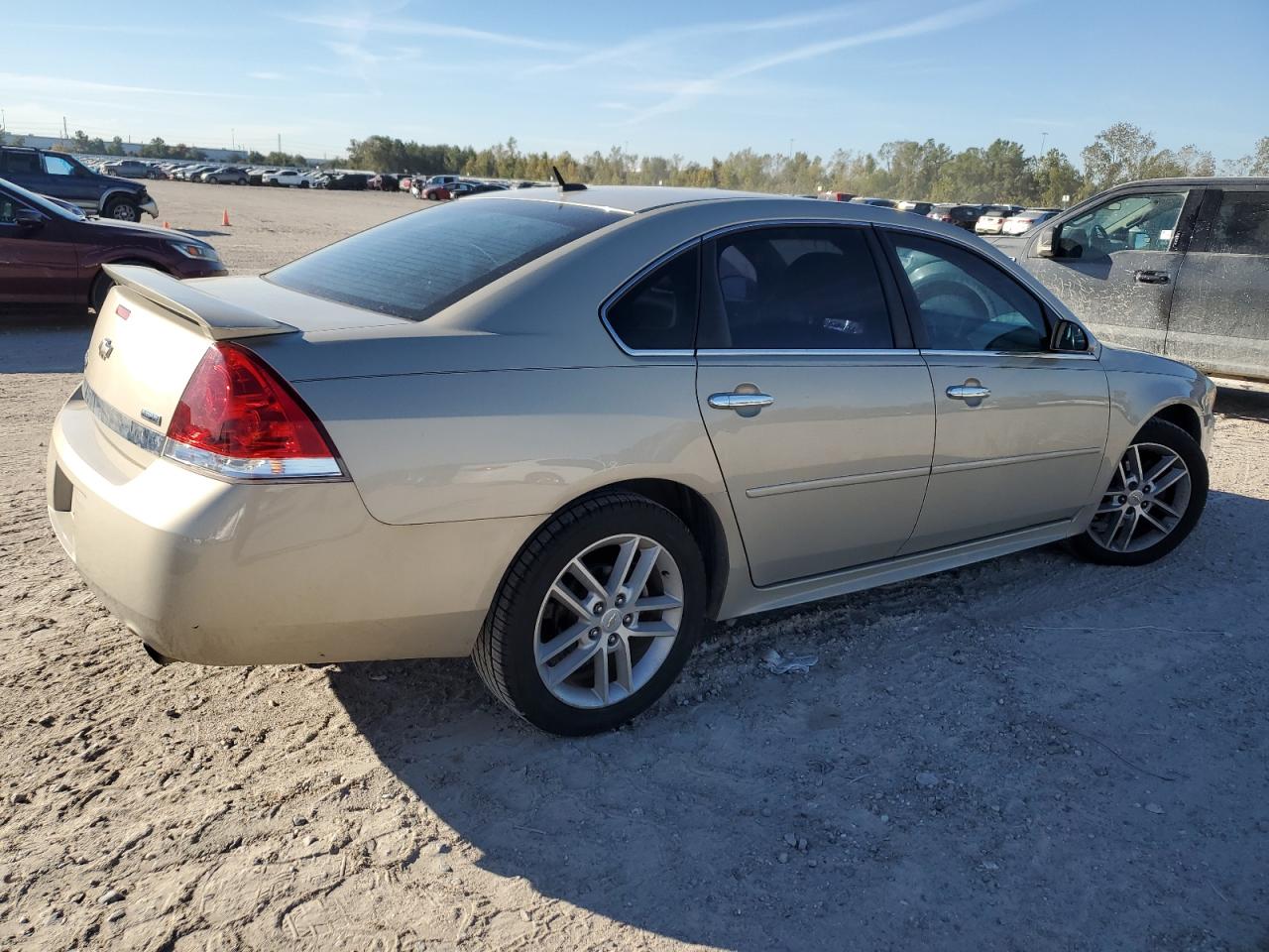2011 Chevrolet Impala - Image 3
