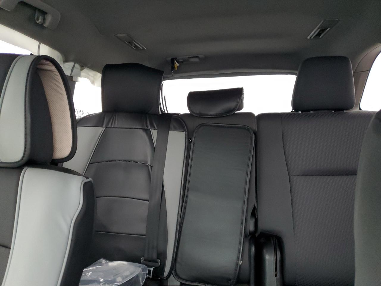 2018 Toyota Highlander - Image 10
