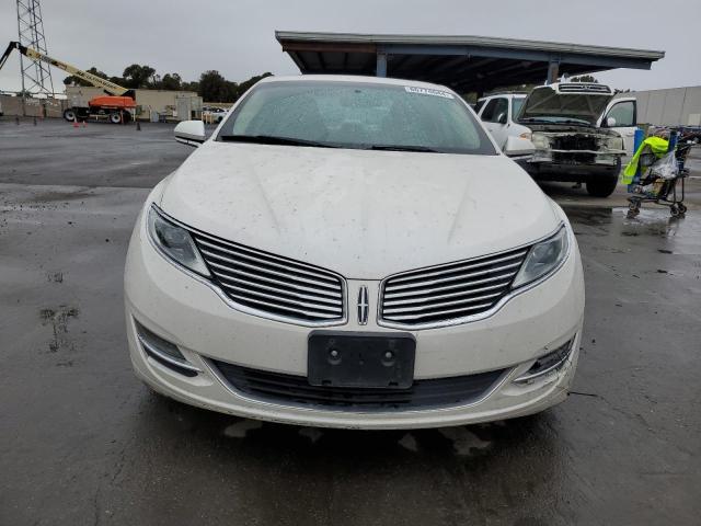 Sedans LINCOLN MKZ 2016 White