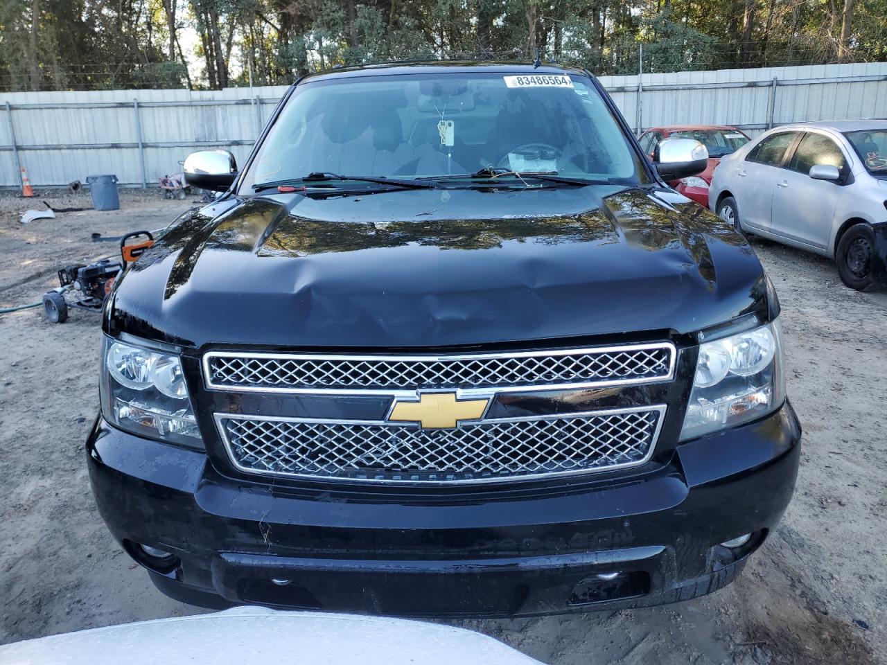 2014 Chevrolet Suburban - Image 5