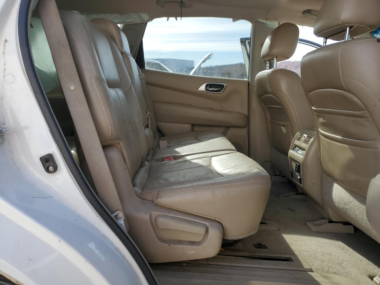 2013 Nissan Pathfinder - Image 11