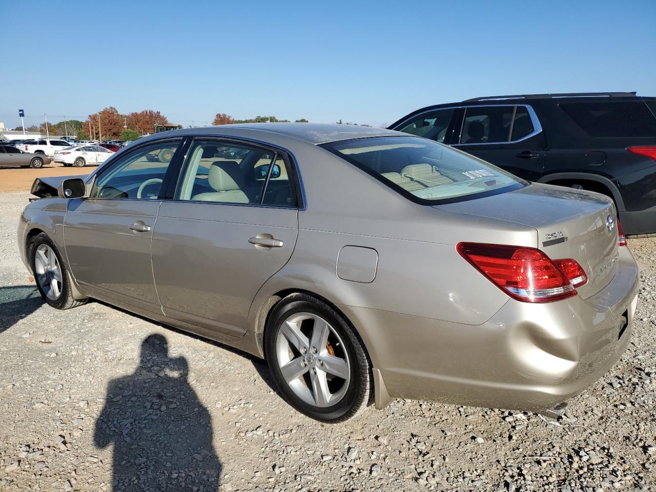2005 Toyota Avalon - Image 2