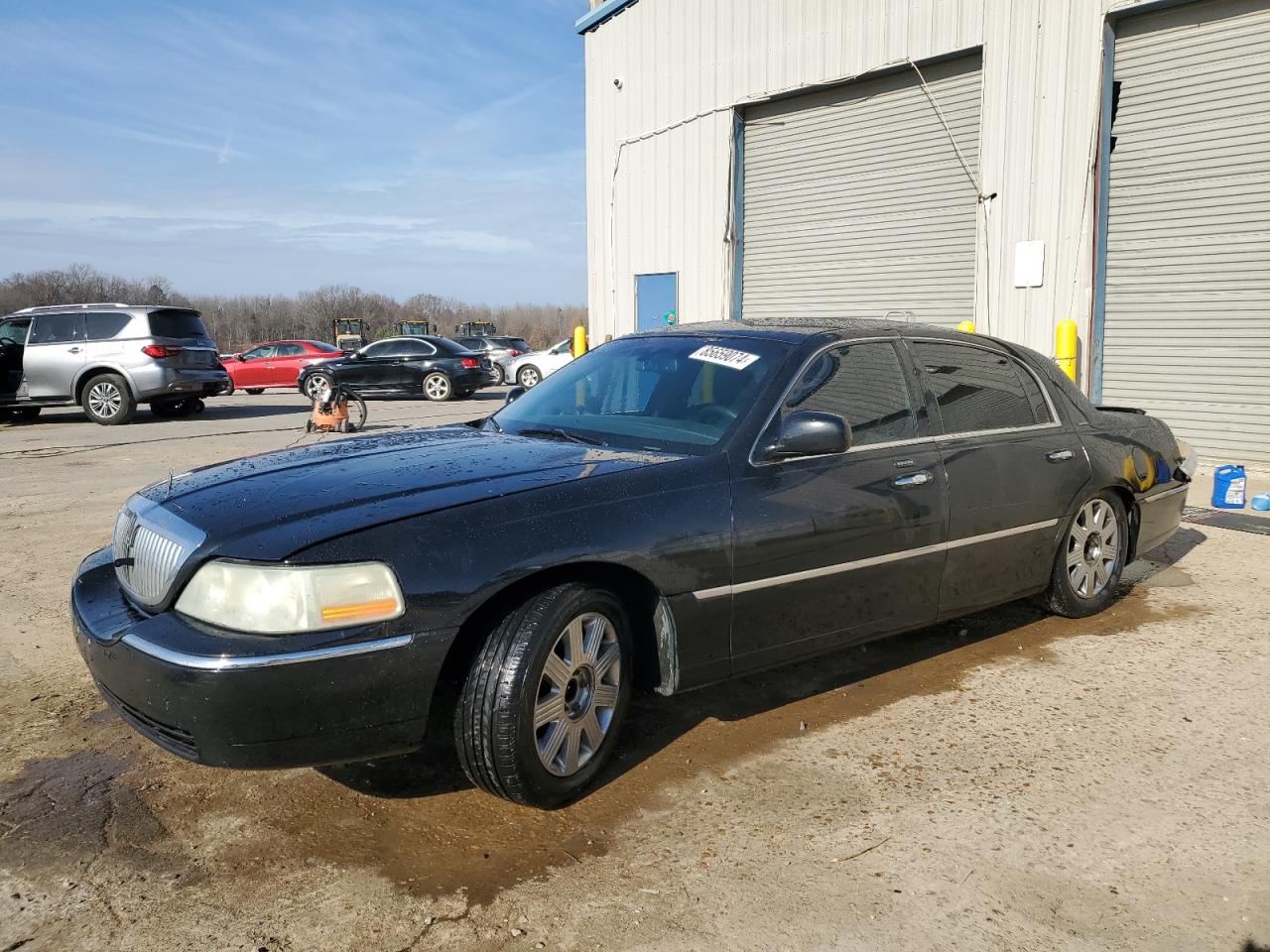 2006 Lincoln Town Car - Image 1