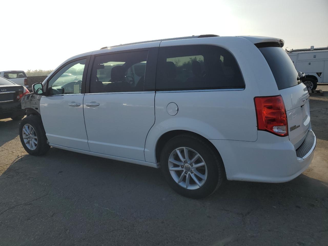 2019 Dodge Caravan - Image 2