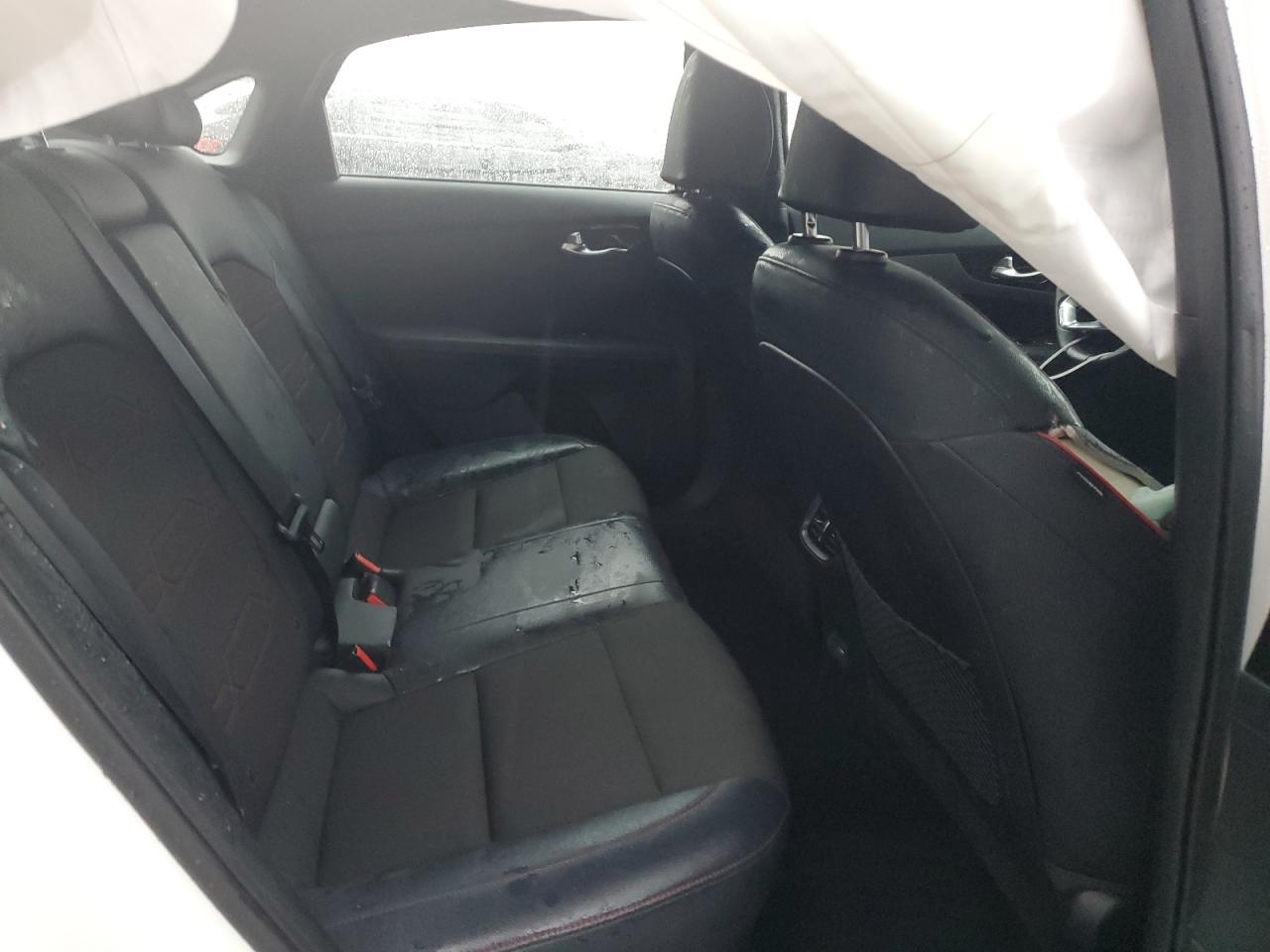2024 Kia Forte - Image 10