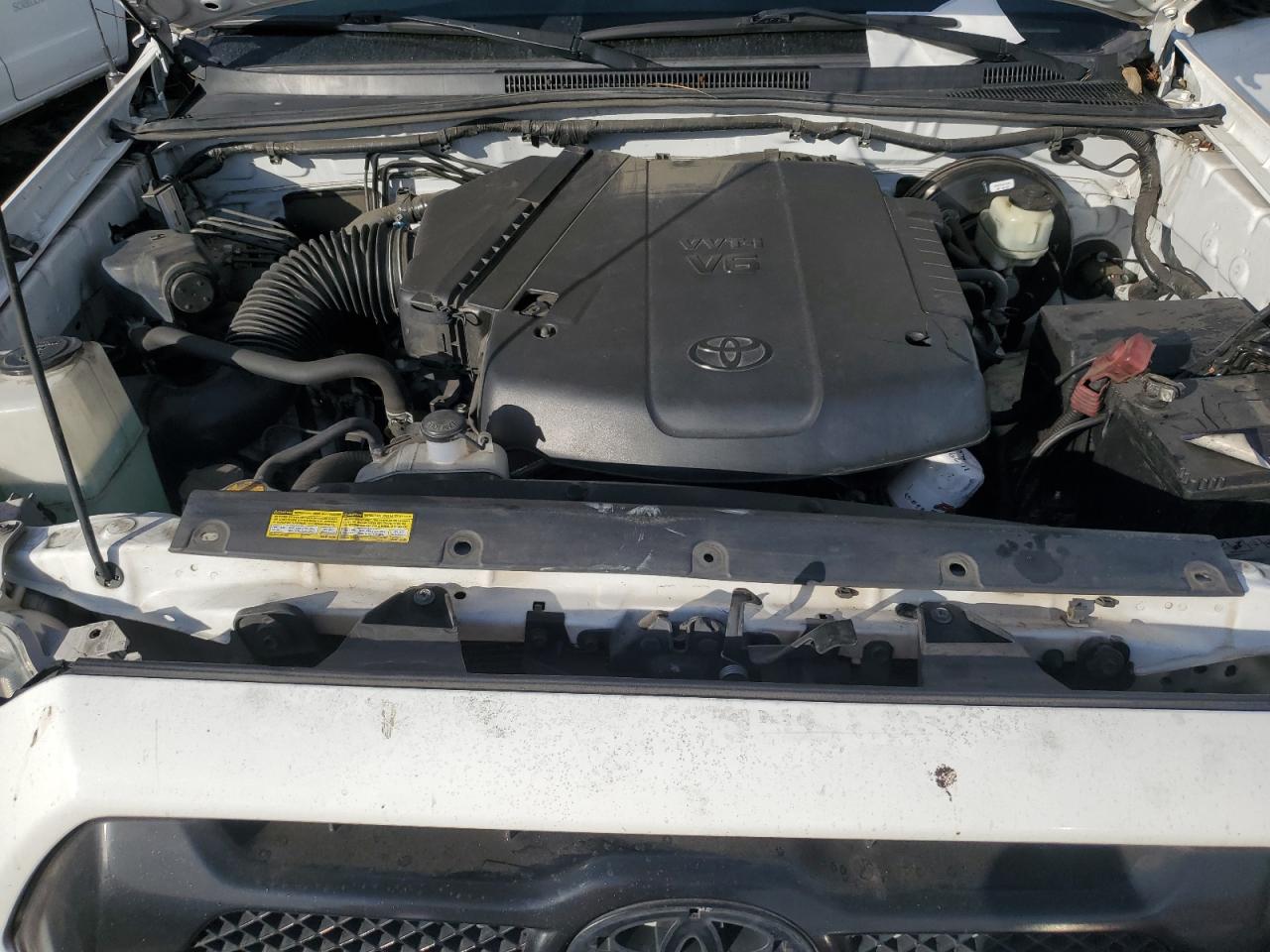 2015 Toyota Tacoma - Image 11