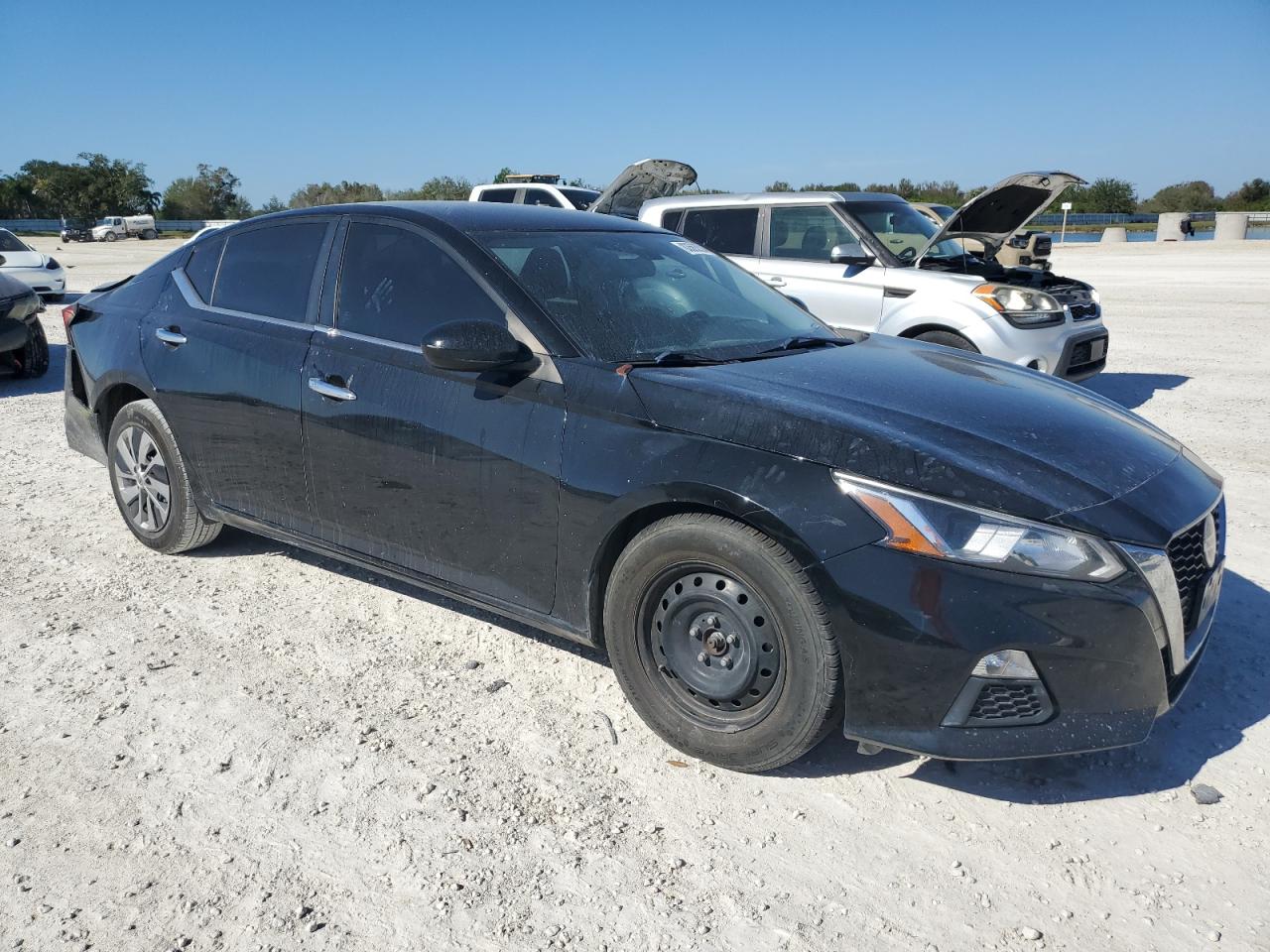 2021 Nissan Altima - Image 4