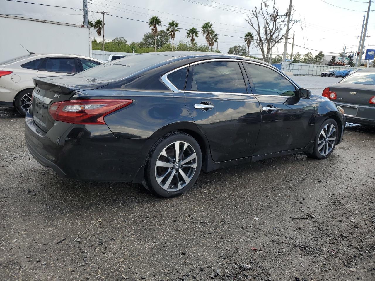 2017 Nissan Altima - Image 3