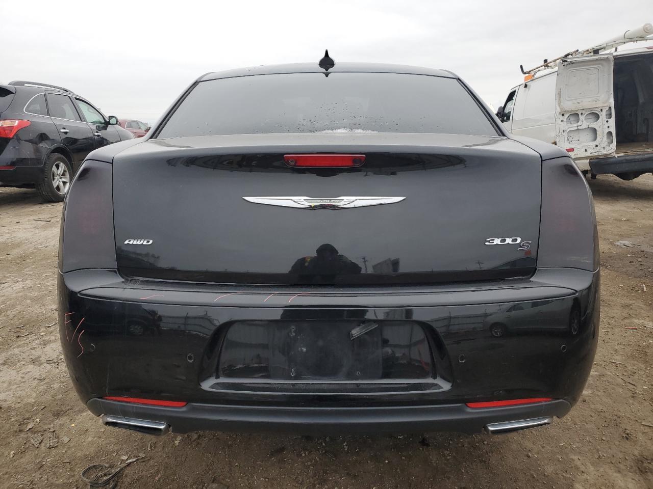 2016 Chrysler 300 - Image 6