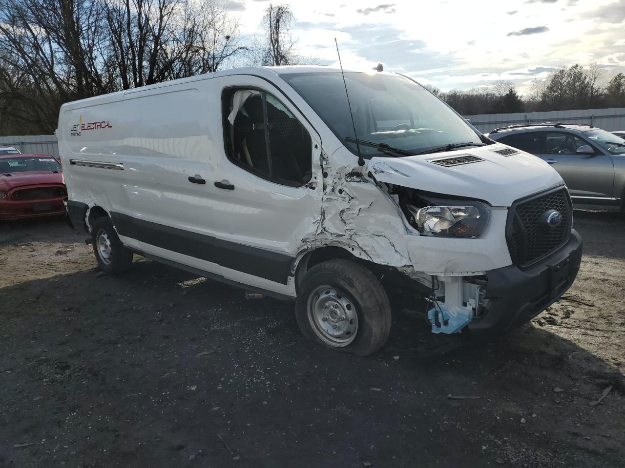 VIN 1FTBR1Y83RKA98585 2024 FORD TRANSIT no.4