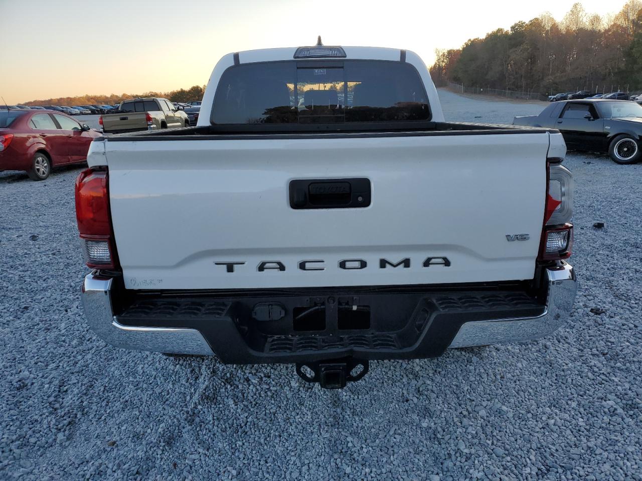 2019 Toyota Tacoma - Image 6