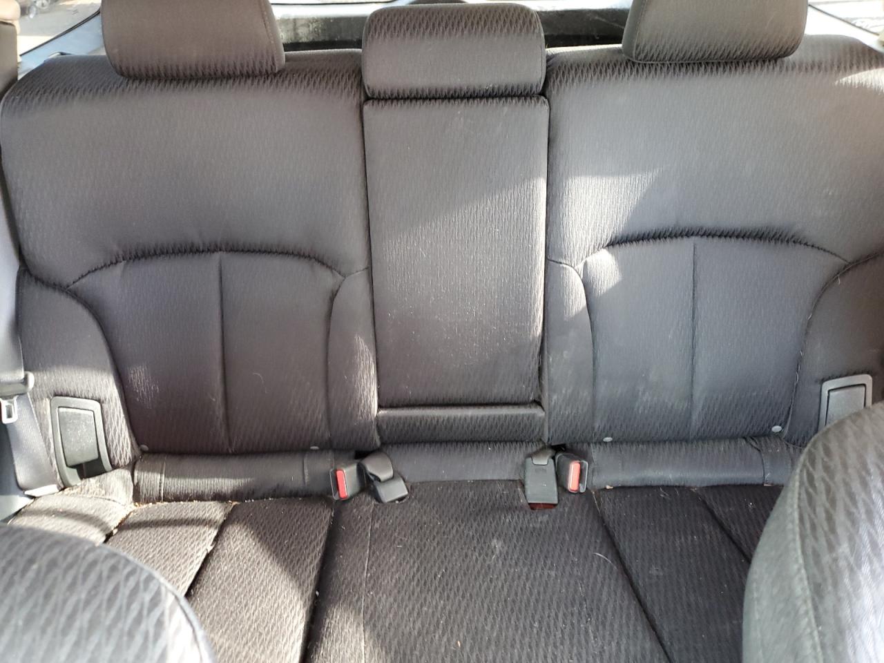 2011 Subaru Outback - Image 10