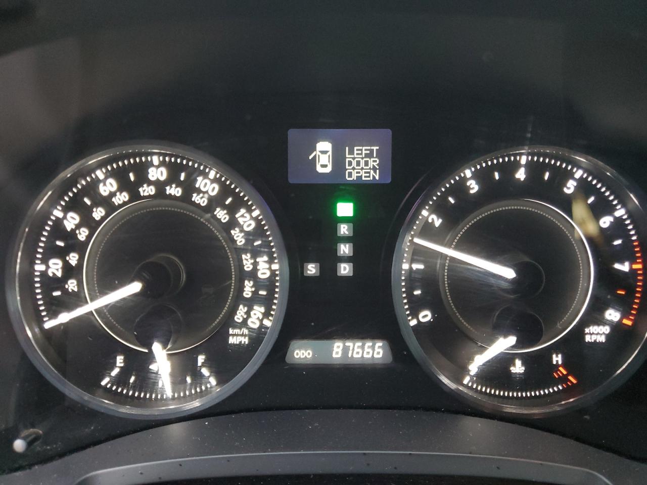 2010 Lexus IS - Image 9