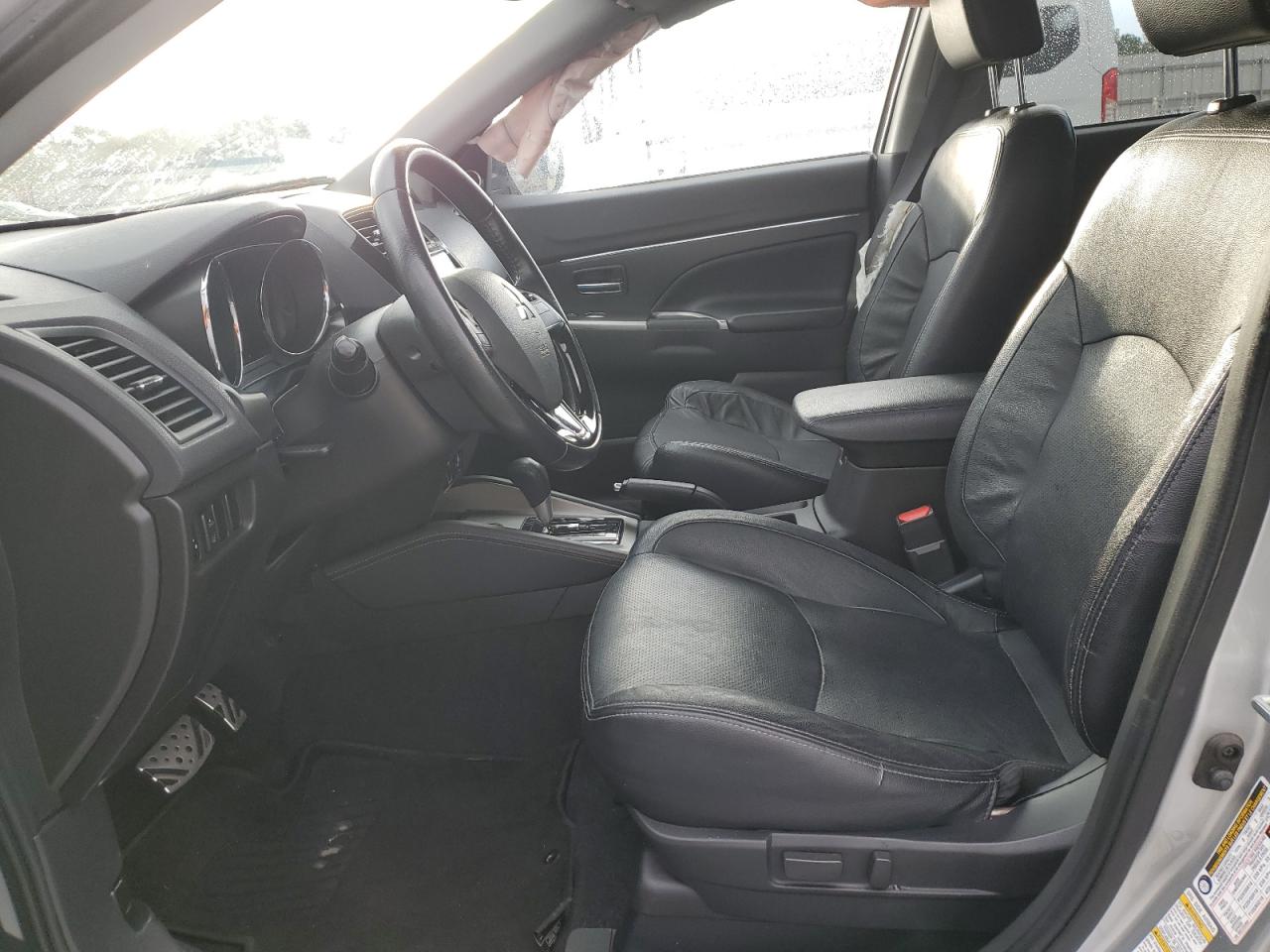 2018 Mitsubishi Outlander - Image 7