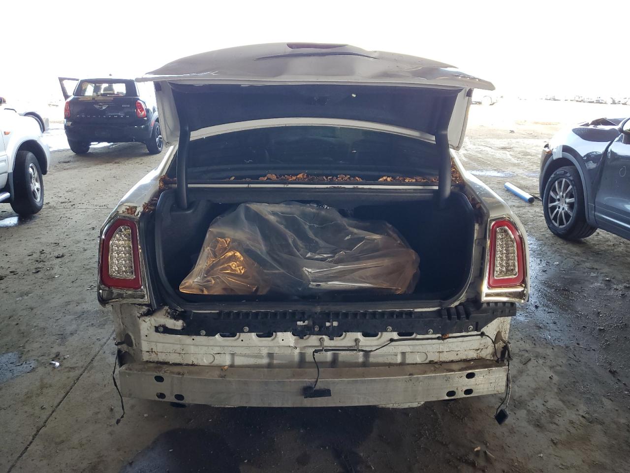 2017 Chrysler 300 - Image 6