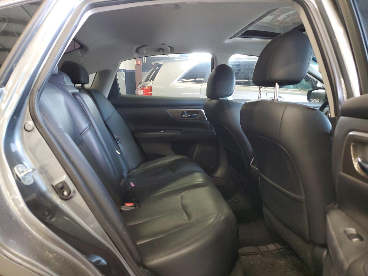 2015 Nissan Altima - Image 10