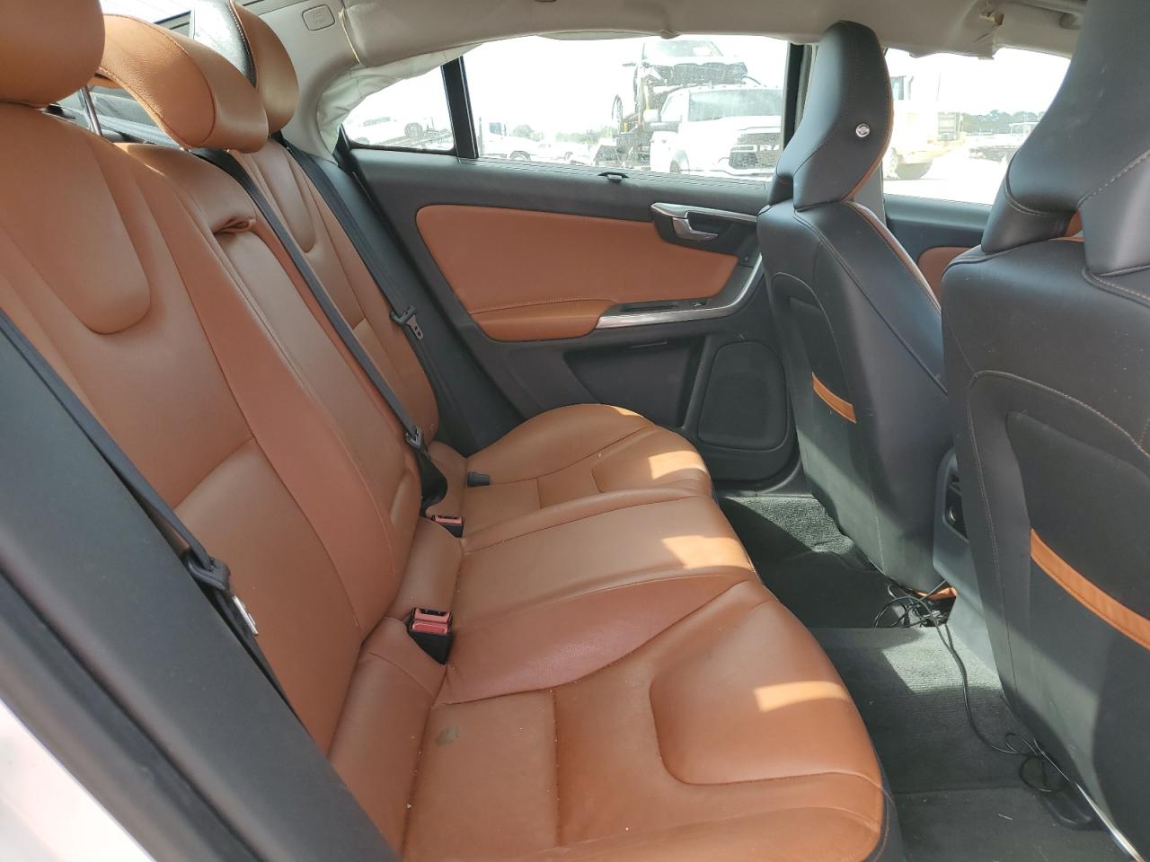 2018 Volvo S60 - Image 10