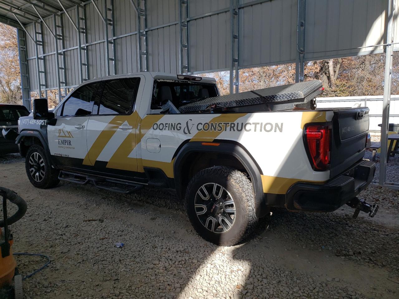 2022 GMC Sierra - Image 2