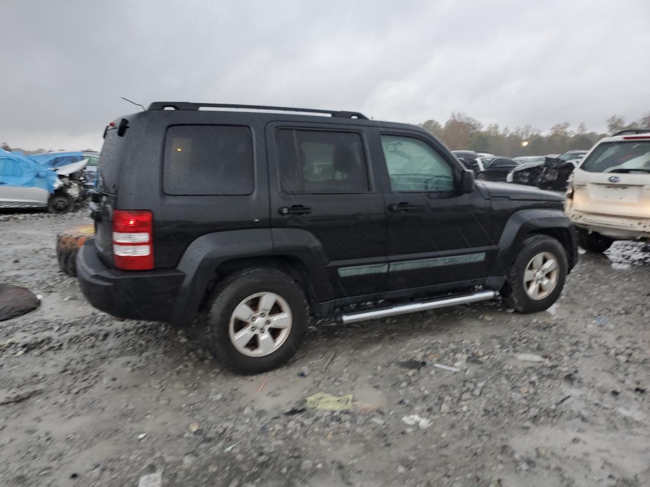 2010 Jeep Liberty (North America) - Image 3