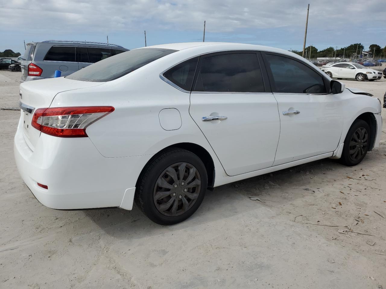 2015 Nissan Sentra - Image 3