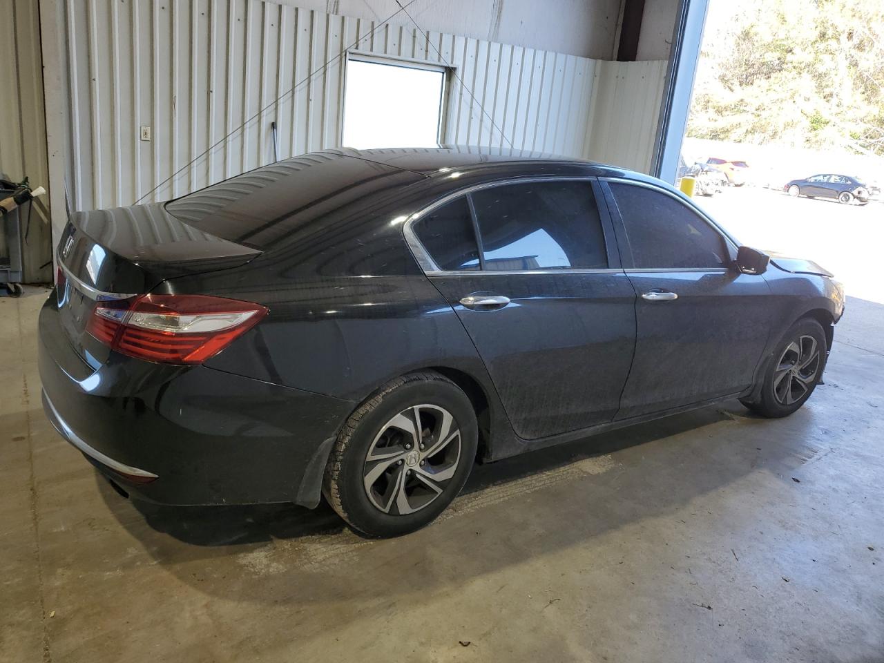 VIN 1HGCR2F30HA258025 2017 HONDA ACCORD no.3