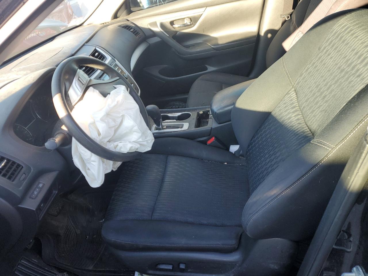 2017 Nissan Altima - Image 7