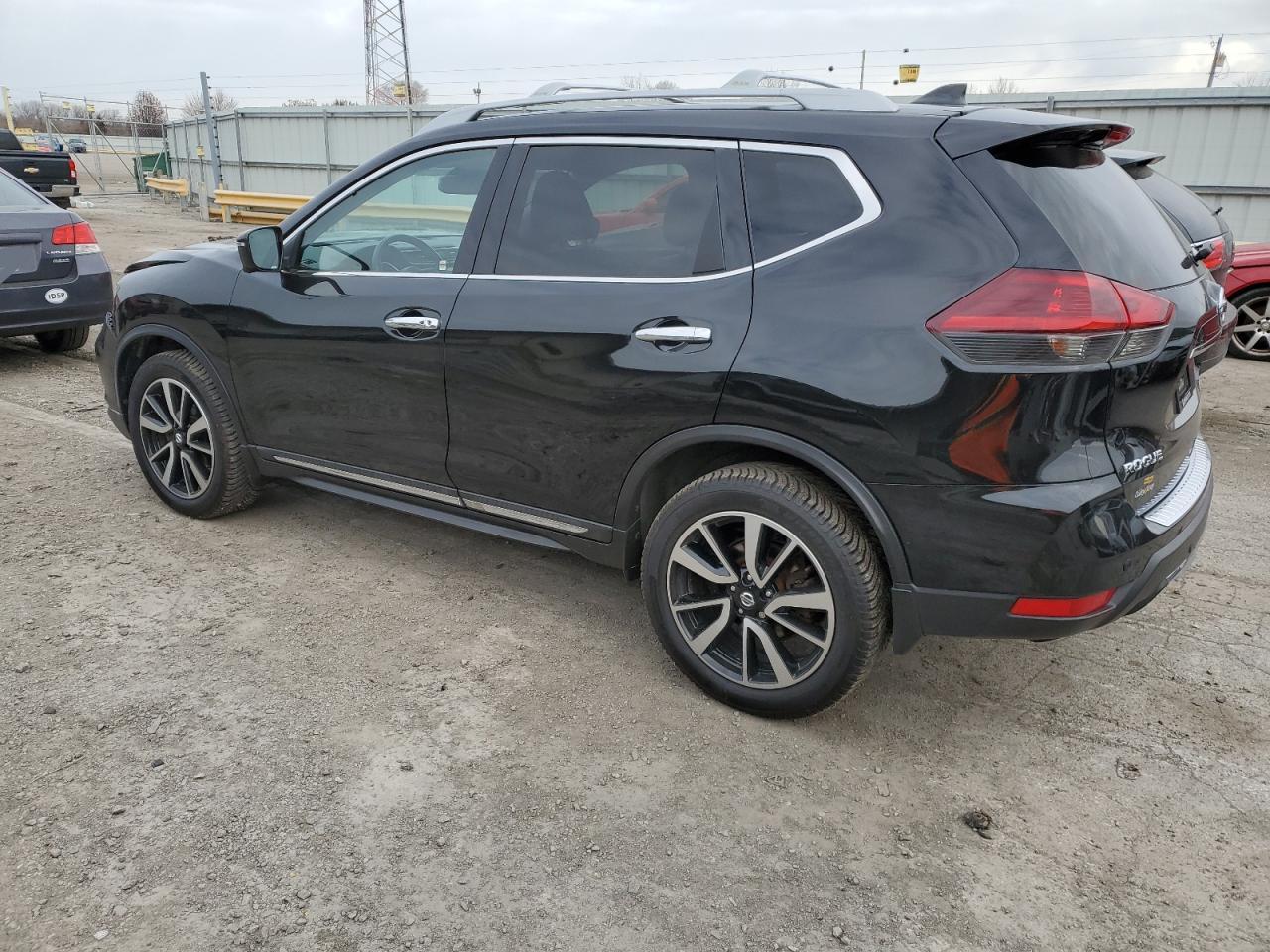 2019 Nissan Rogue - Image 2