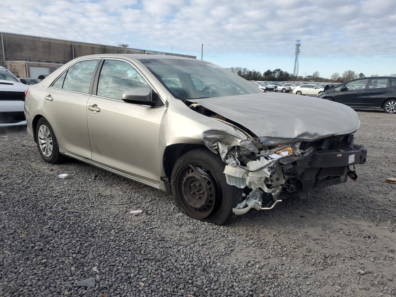 VIN 4T4BF1FK1ER434726 2014 TOYOTA CAMRY no.4