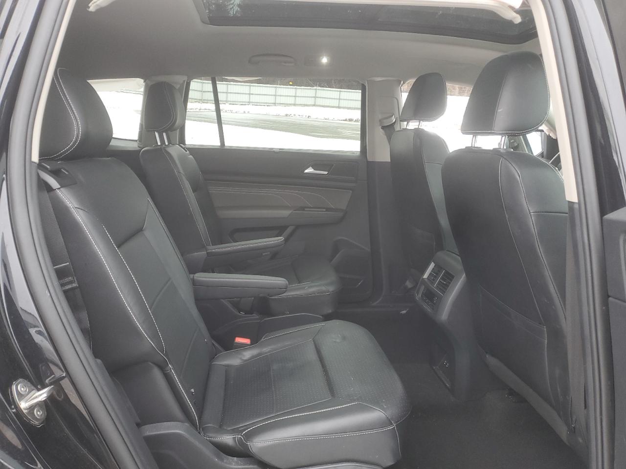 2021 Volkswagen Atlas - Image 11