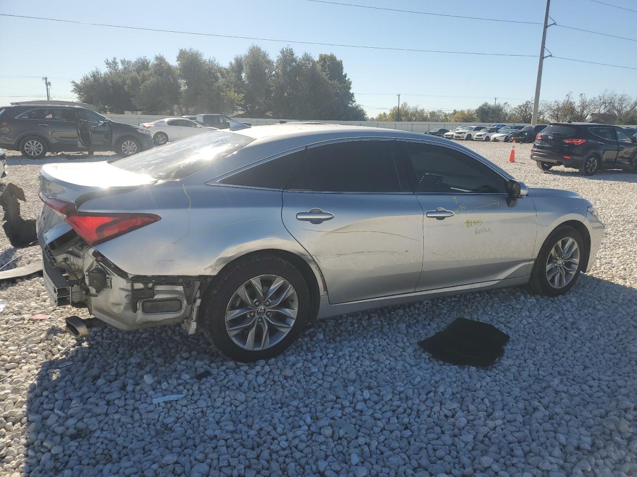 2022 Toyota Avalon - Image 3