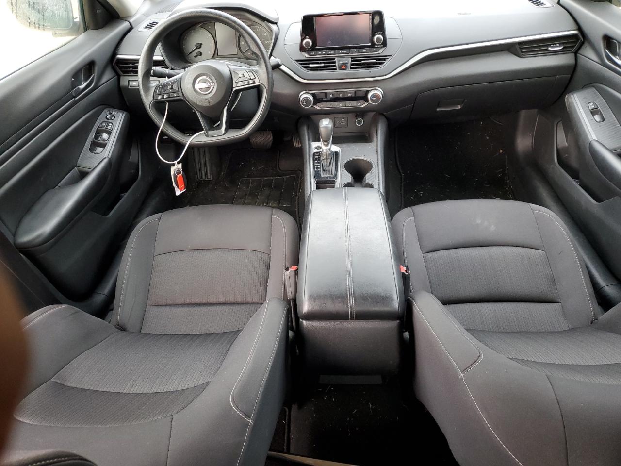 2024 Nissan Altima - Image 8