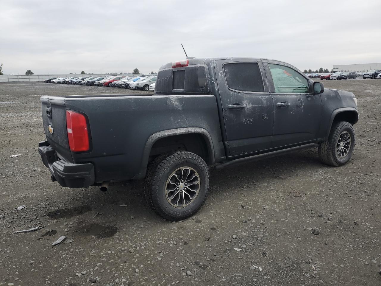 VIN 1GCGTEEN4J1179355 2018 CHEVROLET COLORADO no.3