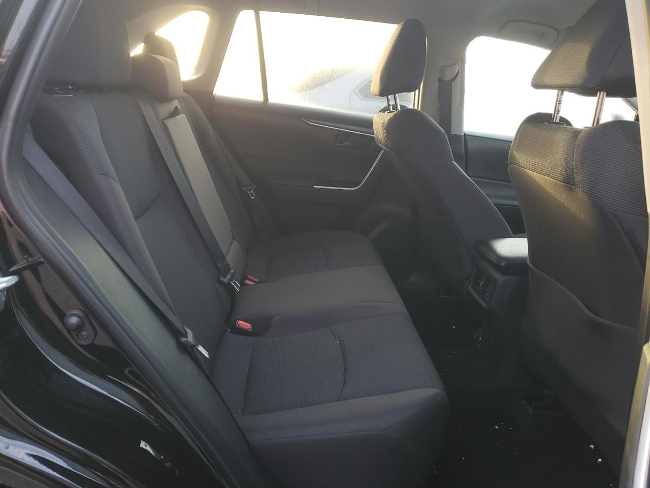 2022 Toyota RAV 4 - Image 11