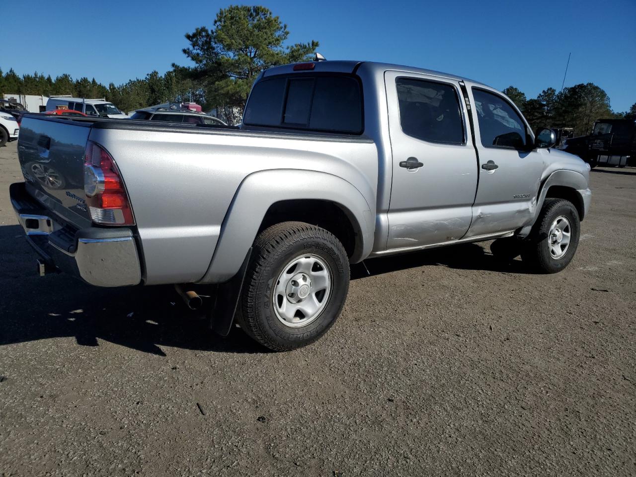 VIN 5TFJX4GN1FX045490 2015 TOYOTA TACOMA no.3