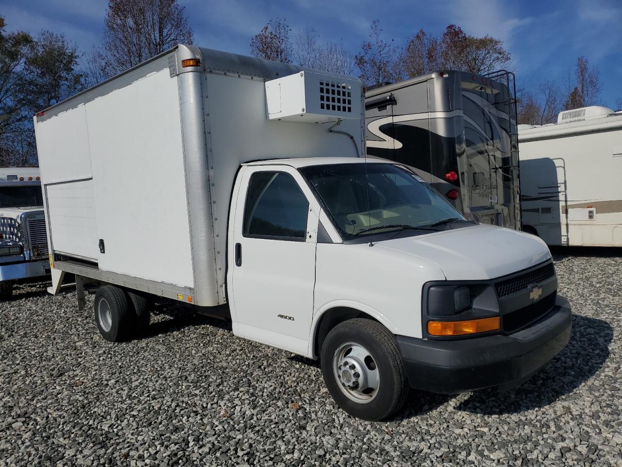 VIN 1GB6G5CG1F1113359 2015 CHEVROLET EXPRESS no.4