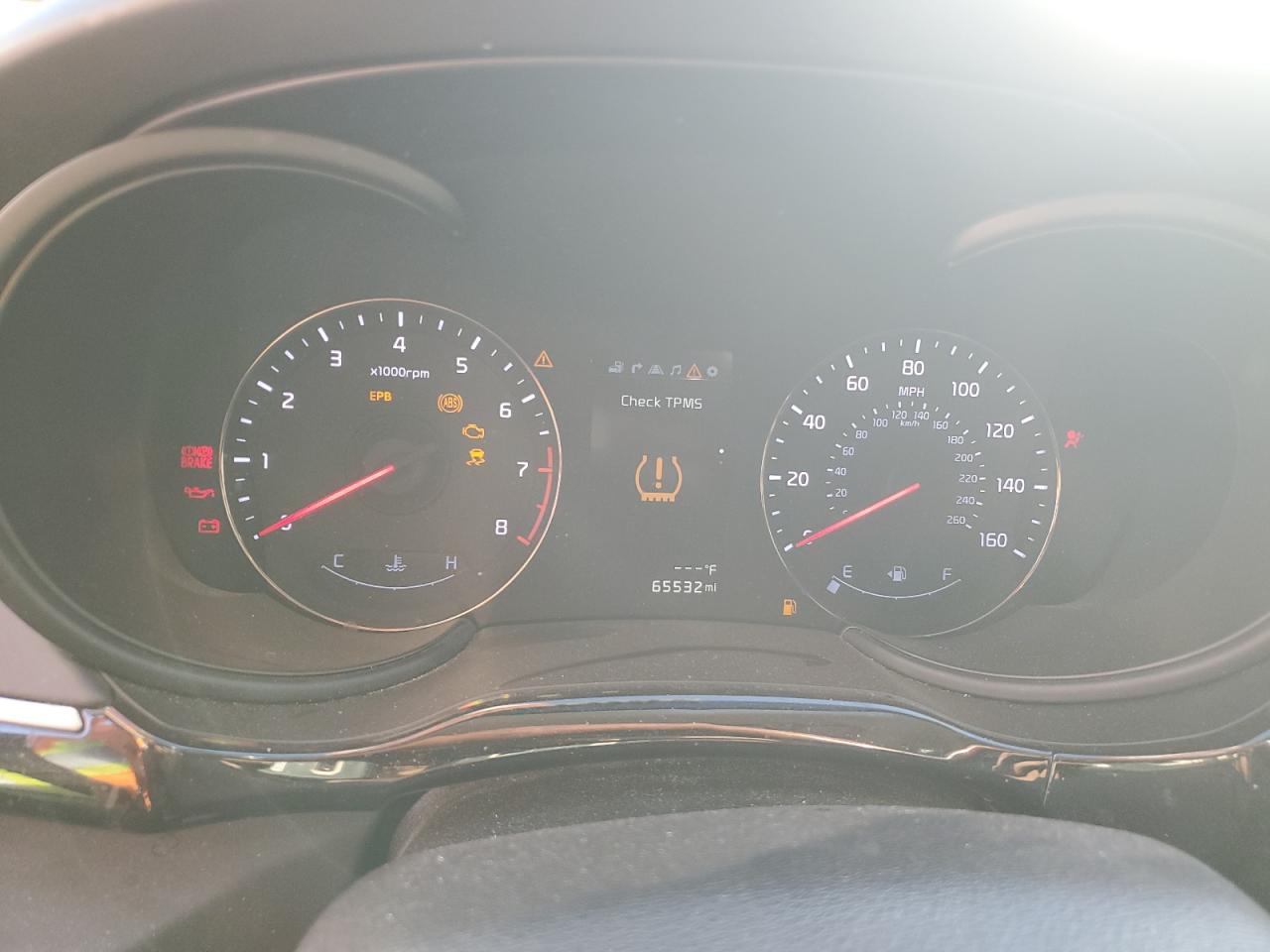 2016 Kia K900 - Image 9