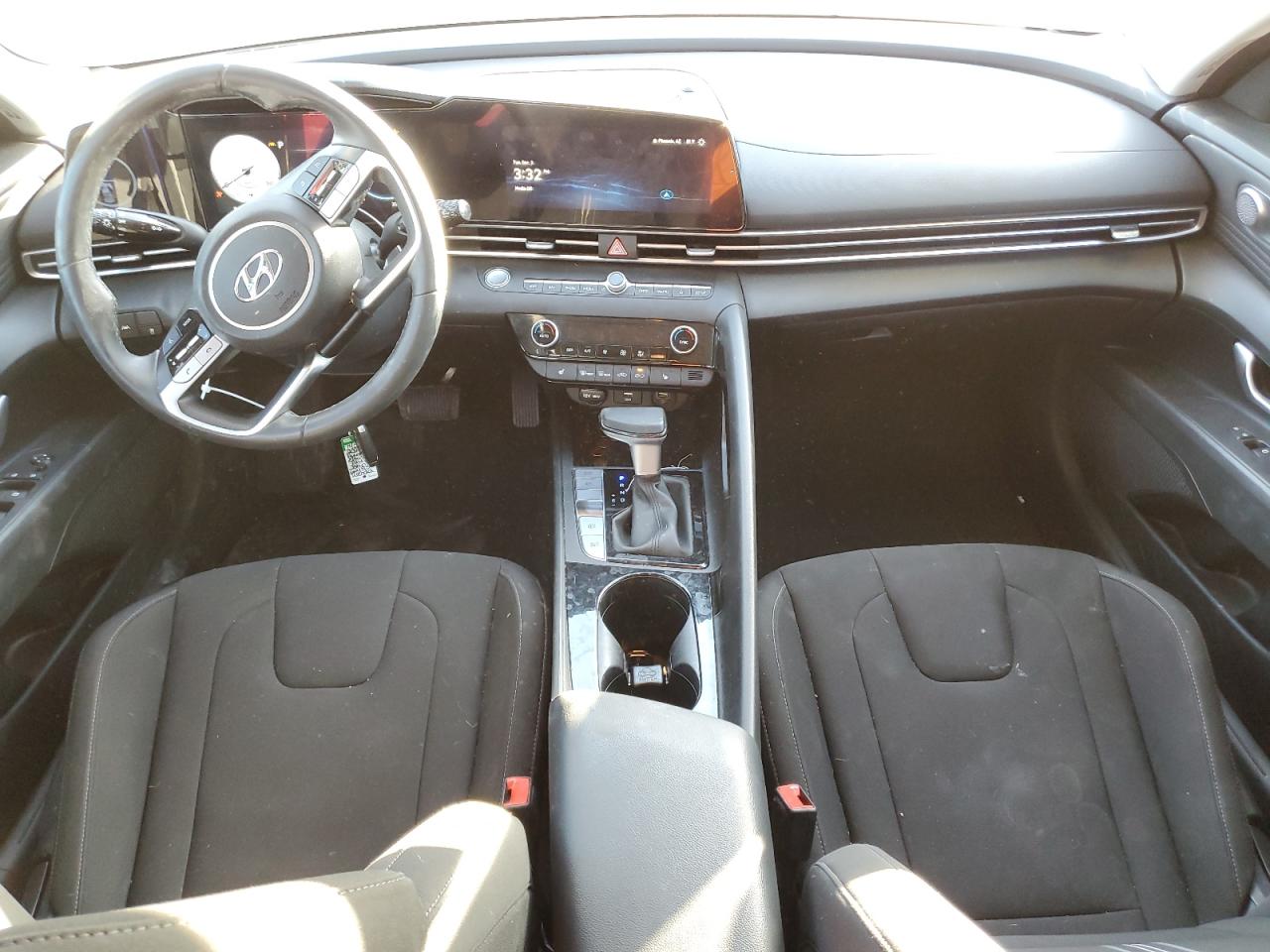 2023 Hyundai Elantra - Image 8