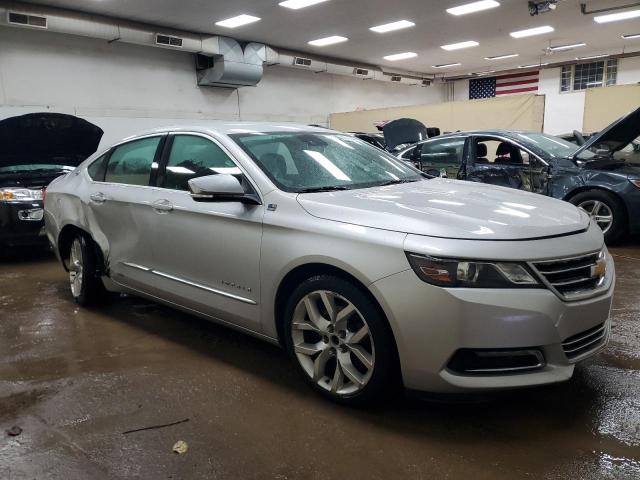 Sedans CHEVROLET IMPALA 2016 Srebrny