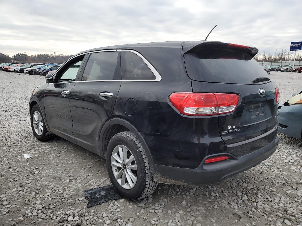 2016 Kia Sorento - Image 2