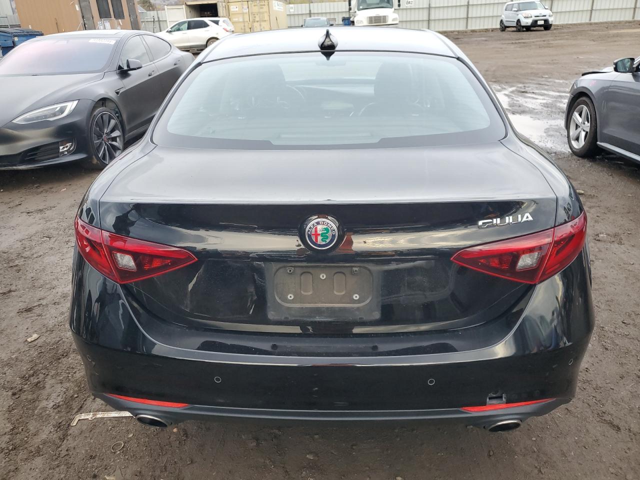 2018 Alfa Romeo Giulia - Image 6