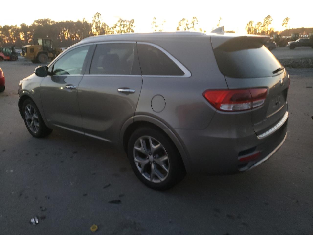 2017 Kia Sorento - Image 2